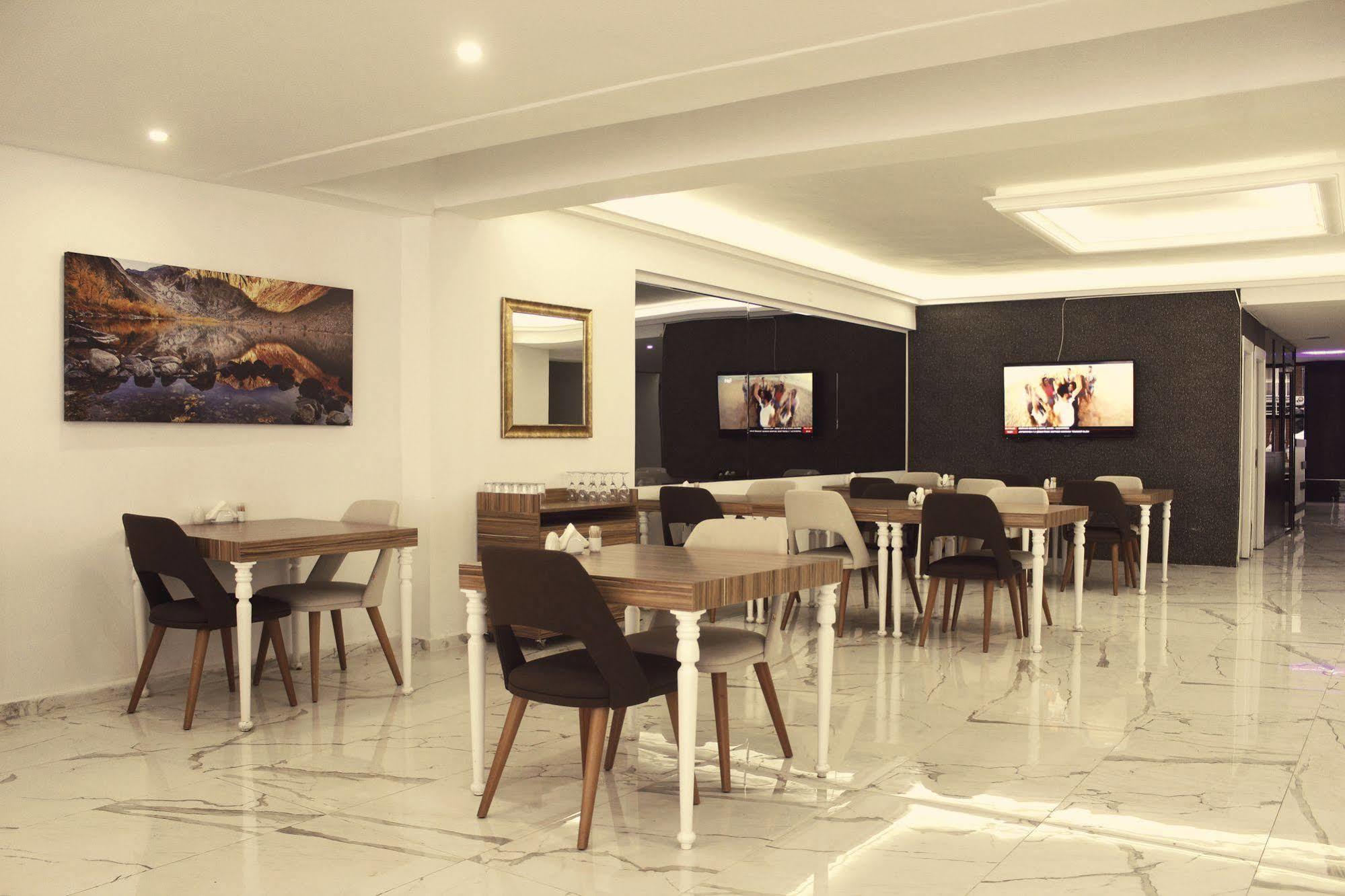 إسكيشير Vip Suit المظهر الخارجي الصورة